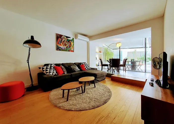 Marques De Pombal Terrace By Village * Lisbon