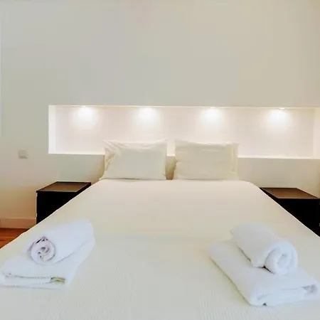 Marques De Pombal Terrace By Village Apartment